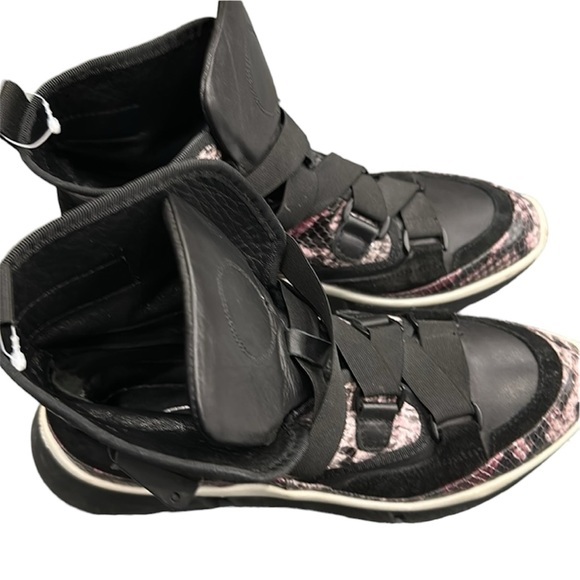 Women’s Sheridan | mia sneakers - Picture 2 of 3